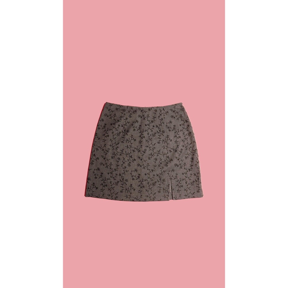 1990s-Y2K EXPRESS Gray Mini Skirt W/FLOCKED Velvet Flowers & Front Slit. XS-S
